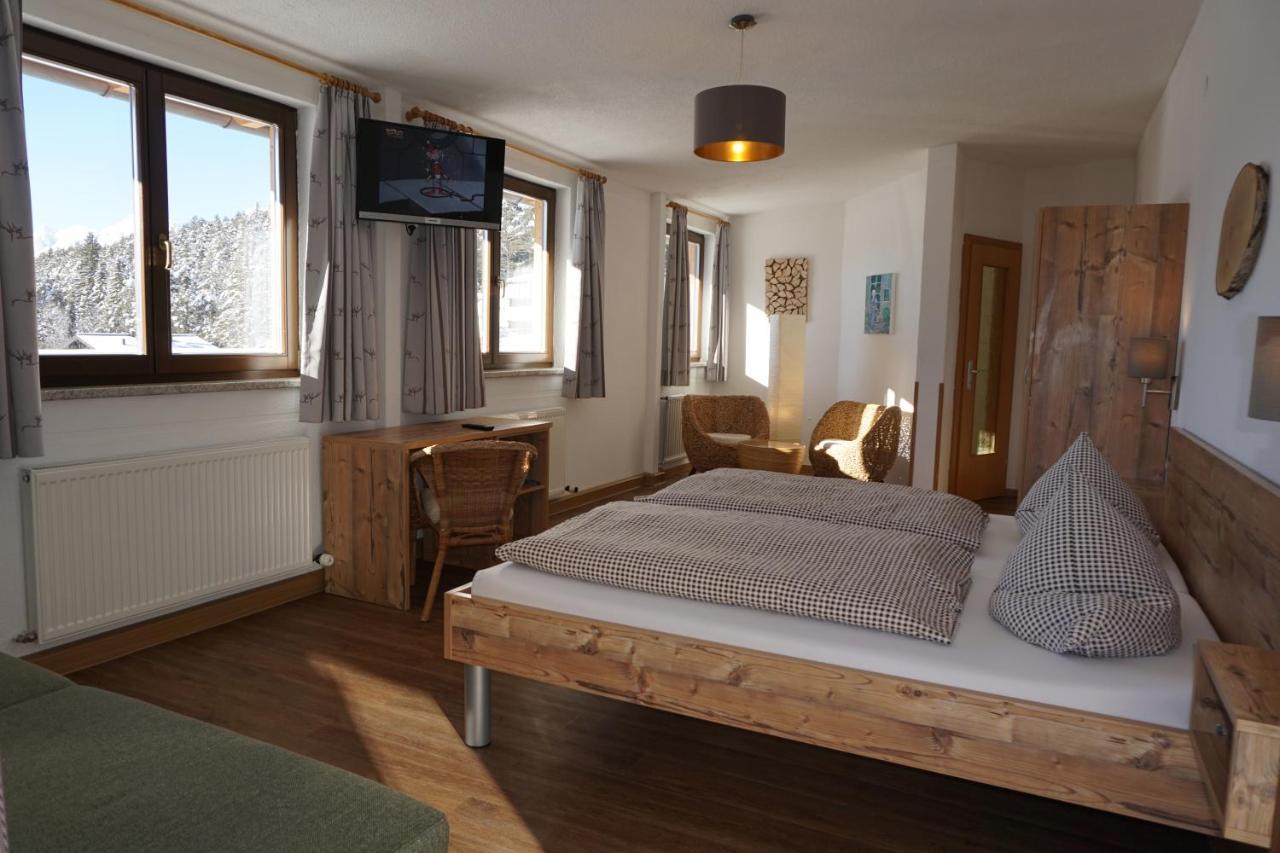 Hotel Pension Tyrol Seefeld in Tirol Kültér fotó